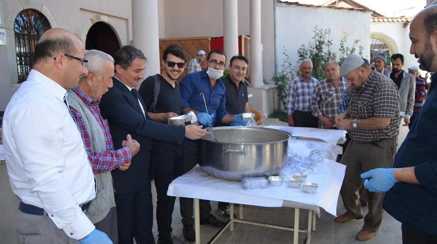 Kula İlçe Müftülüğünden 6 bin kişilik aşure hayrı