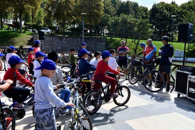 Ankara Büyükşehirden çocuklar için scooter ve bisiklet etkinliği