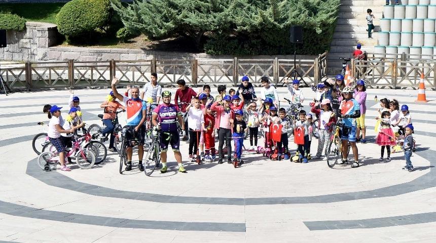 Ankara Büyükşehirden çocuklar için scooter ve bisiklet etkinliği