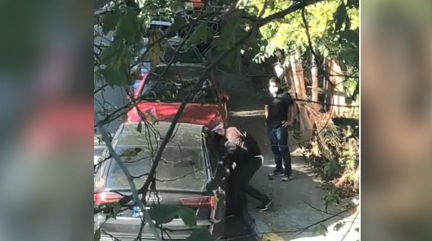 Toz maskeli hırsızlardan saniyeler içinde soygun!