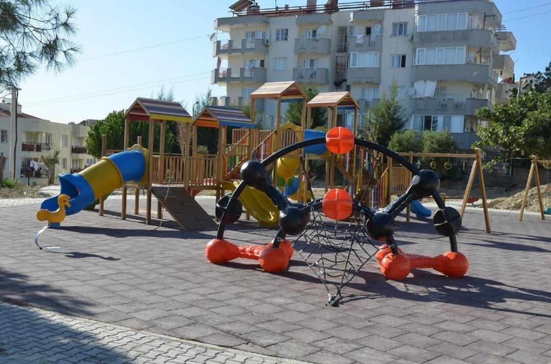 Kuşadası&rsquo;nın ilk profesyonel futbolcusunun ismi parka veriliyor