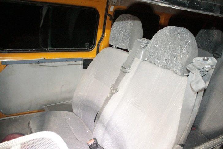 Kaçak göçmenleri taşıyan minibüs kaza yaptı! Ölü ve yaralılar var G2