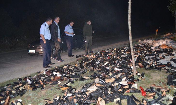 Ekipler gözlerine inanamadı! Yüzlerce ayakkabı yol kenarında bu halde bulundu! G1