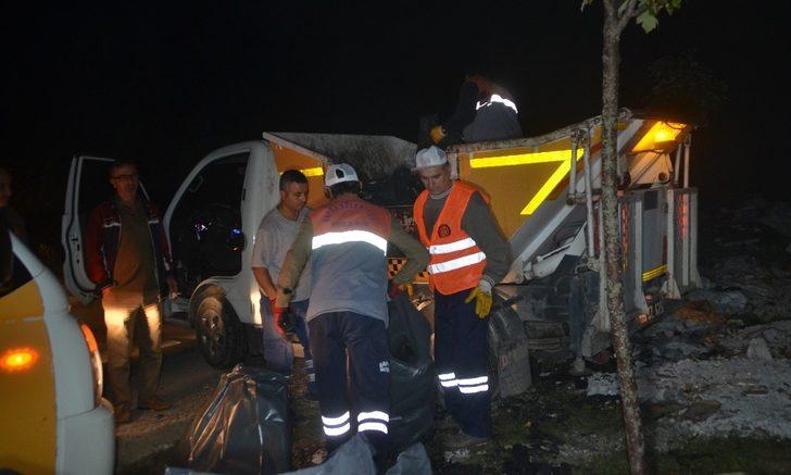 Samsun'da yol kenarına atılmış ayakkabılar ekipleri alarma geçirdi G2