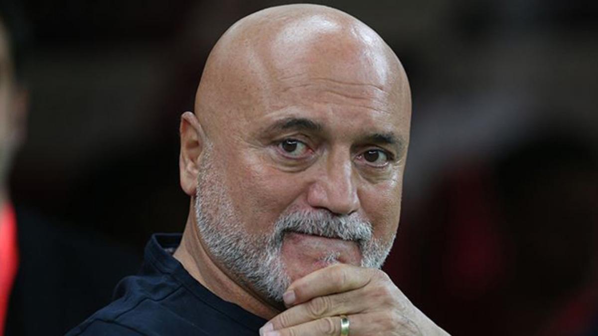 Kayserispor'da Hikmet Karaman'la devam kararı alındı