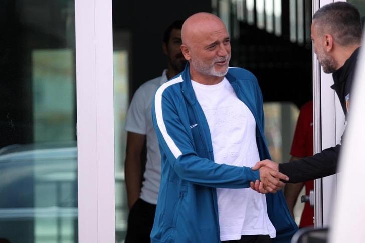 Kayserispor'da Hikmet Karaman'la devam kararı alındı G3