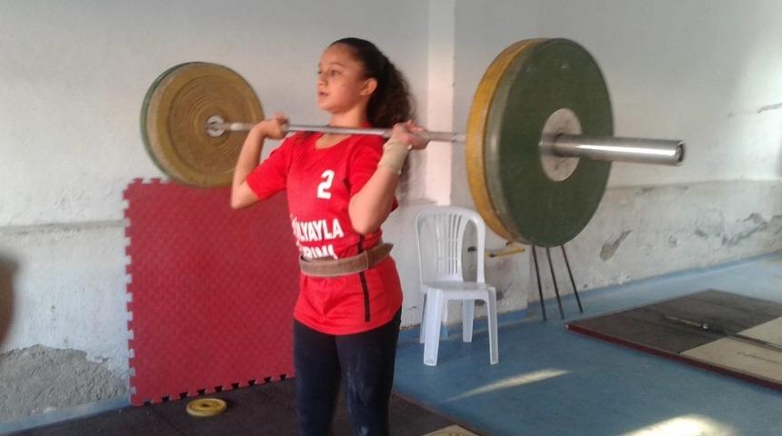 Ispartalı 2 halterci ve 1 antren&ouml;r Milli Takım Kampı&rsquo;na davet edildi