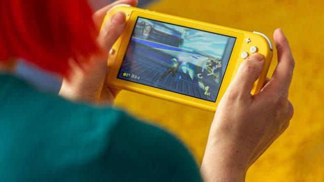 Nintendo, Switch Lite modeli ile de davalık olmayı başardı