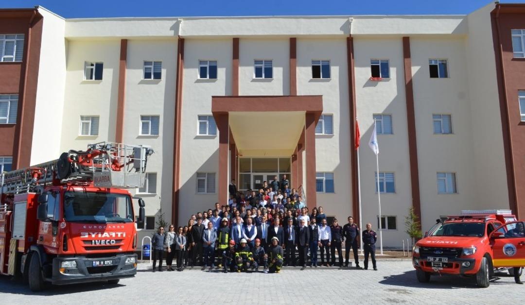 B&uuml;nyan Meslek Y&uuml;ksekokulu&rsquo;nda yangın tatbikatı yapıldı