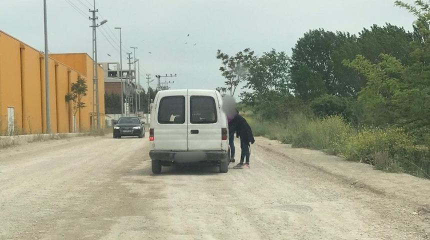Yol &uuml;zerinde fuhuş pazarlığına polis engeli