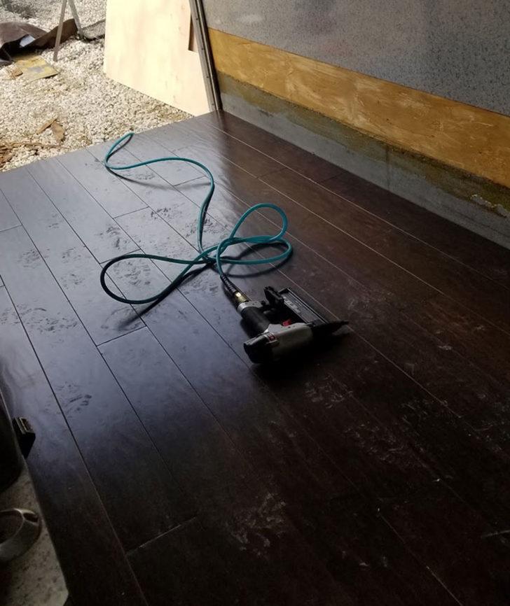 Hayaldi gerçek oldu! Eski ambulansı harika bir eve dönüştürdü    G5