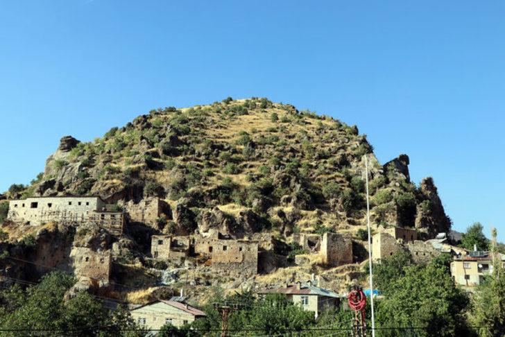 Sınırın sıfır noktasında! 400 yıllık tarih hala ayakta G1