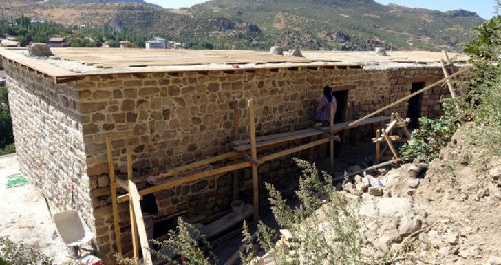 Sınırın sıfır noktasında! 400 yıllık tarih hala ayakta G4