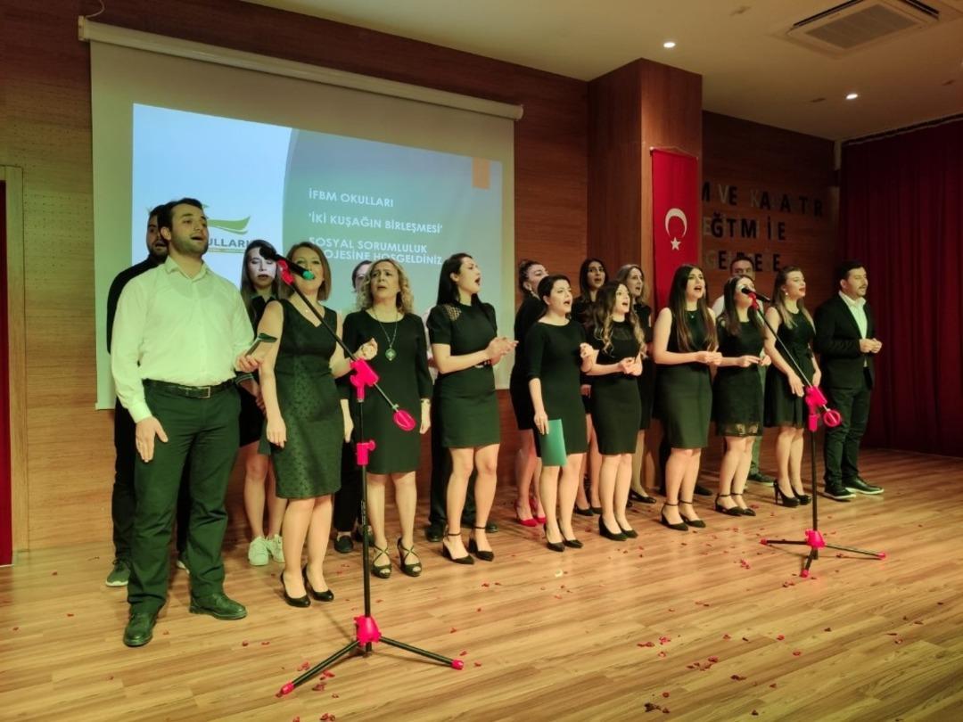 D&uuml;nya Yaşlılar G&uuml;n&uuml;nde Kartal&rsquo;da duygulandıran etkinlik