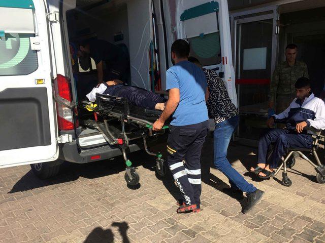 Gaziantep'te askeri araç devrildi: 2 yaralı