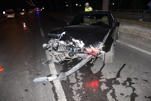 Hurdaya dönen lüks otomobilin sürücüsü çıkmayınca polis soruşturma başlattı