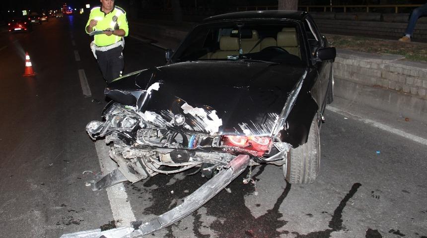 Hurdaya dönen lüks otomobilin sürücüsü çıkmayınca polis soruşturma başlattı