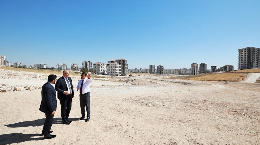 Belediye Başkanı Fadıloğlu proje ve &ccedil;alışmaları anlattı