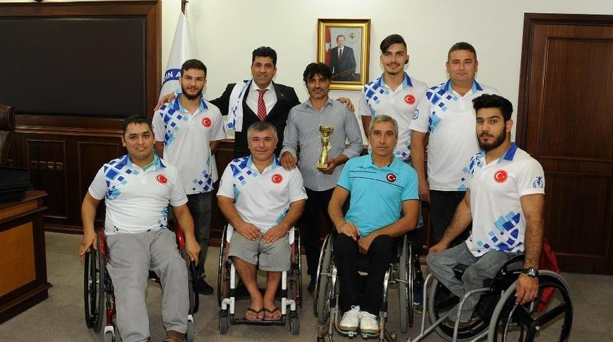 Engelsiz Efeler kupayı Balkanlardan AD&Uuml;&rsquo;ye taşıdı