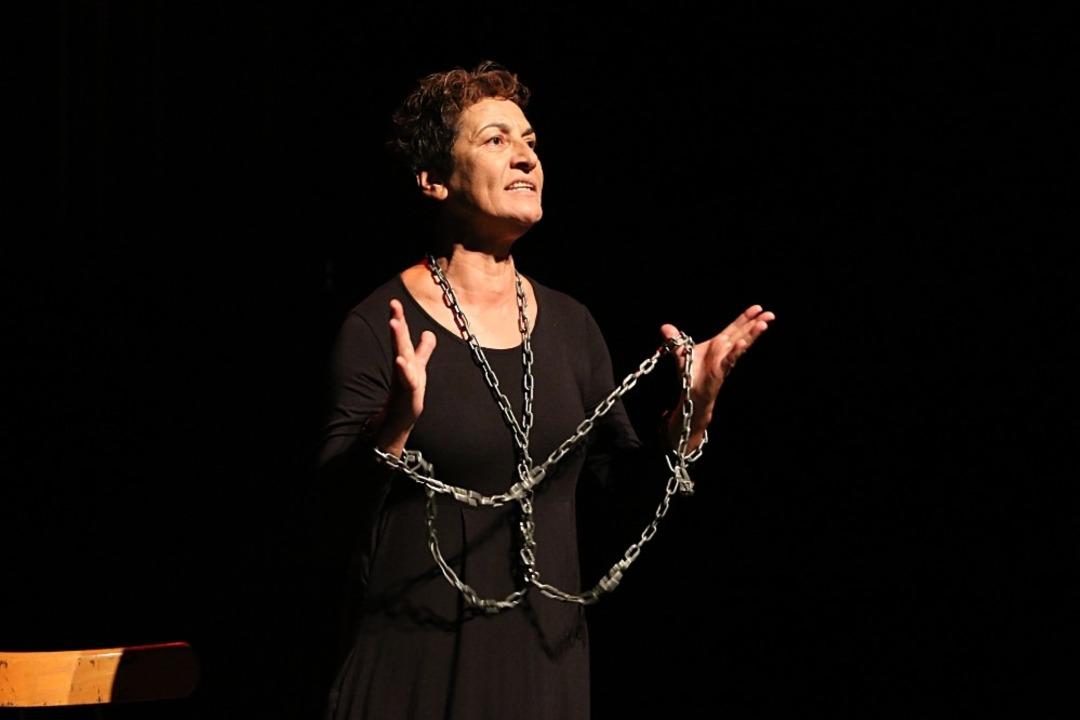 Aktif yaşlılardan tiyatro g&ouml;sterisi