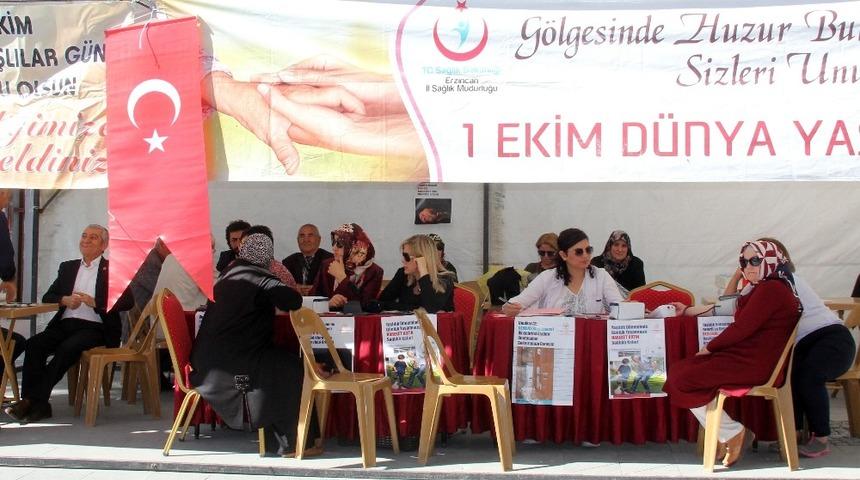 Erzincan’da Dünya Yaşlılar Günü stant etkinliği