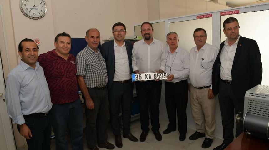 Araç plakaları artık Çiğli’de basılıyor