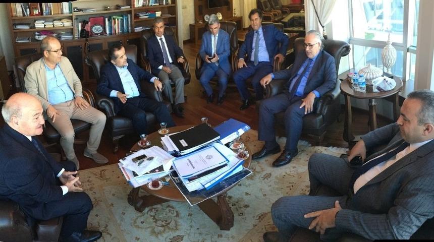 U&ccedil;uş okulu ve havaalanı i&ccedil;in toplandılar