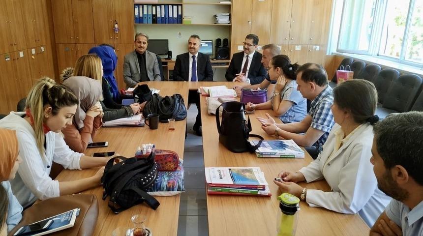 İl M&uuml;d&uuml;r&uuml; &Ccedil;elik&rsquo;ten okul ziyaretleri