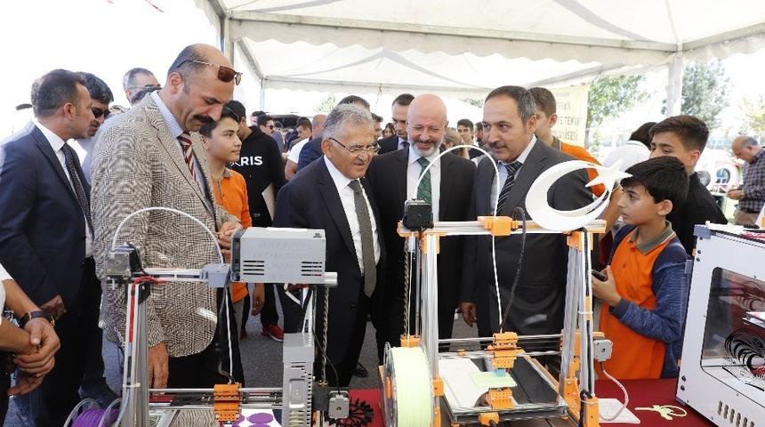 Bilim Şenliği&rsquo;ne 30 bin kişi katıldı