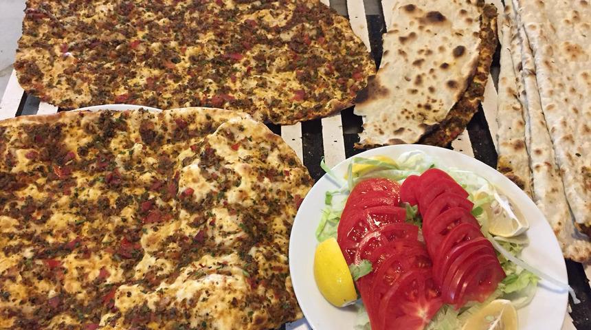 Esenyurt'ta 3.5 lira, Fatih'te 10 lira...  Lahmacun fiyatlarındaki büyük fark dikkat çekiyor 