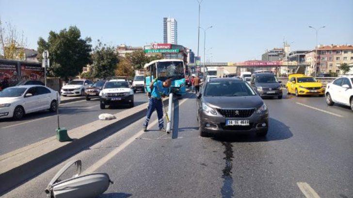 Son dakika: Avcılar'da özel halk otobüsü kaza yaptı! Yaralılar var G3