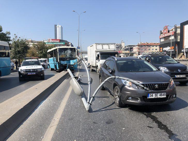 Son dakika: Avcılar'da özel halk otobüsü kaza yaptı! Yaralılar var G4