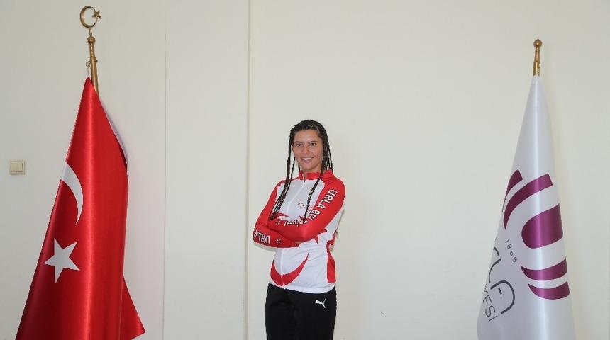 Urlalı milli sporcu Bircan Akpınar, Almanya&rsquo;da T&uuml;rkiye&rsquo;yi temsil edecek