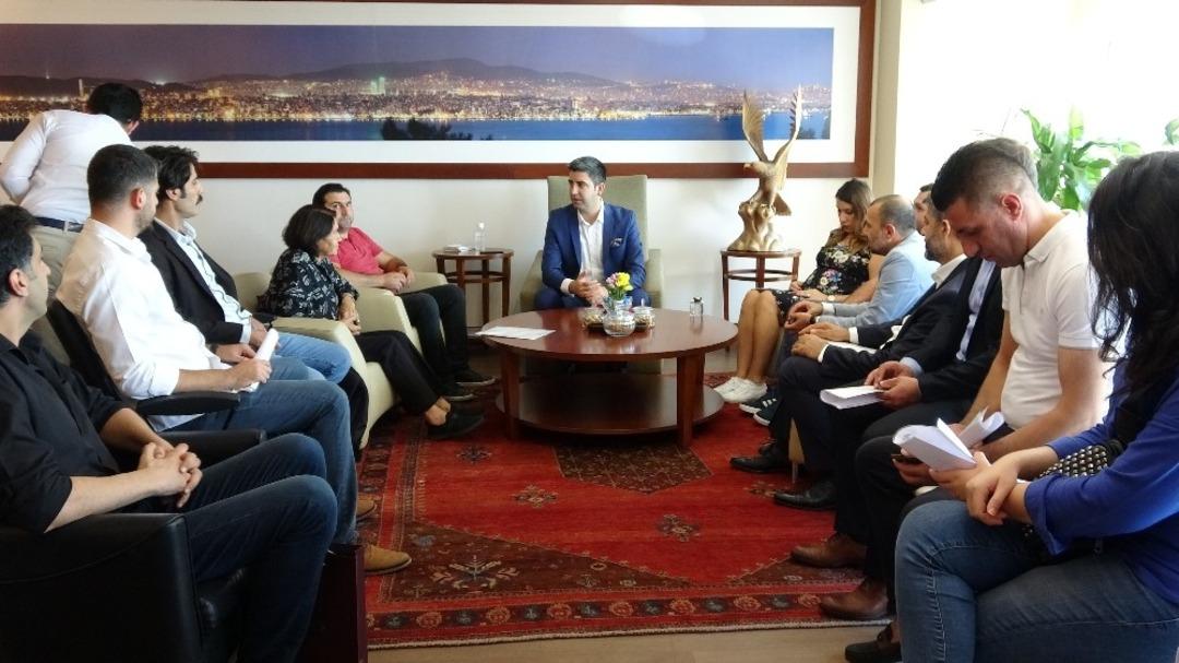 Kartal&rsquo;da 30 yeni esnaf, ruhsatlarını Başkan Y&uuml;ksel&rsquo;den aldı