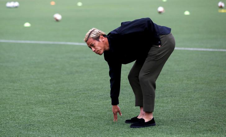 Ünlü futbolcu Keisuke Honda Twitter'dan takım arıyor G5