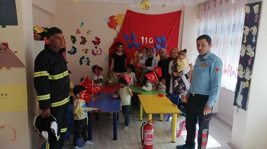 Besni&rsquo;de miniklere itfaiye mesleği tanıtıldı