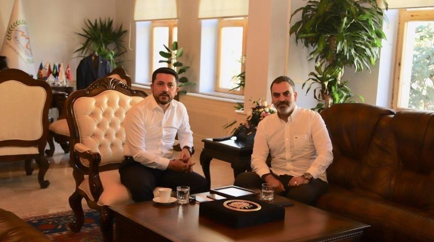 KAPTİD Başkanı Dinler, Belediye Başkanı Arı&rsquo;yı ziyaret etti