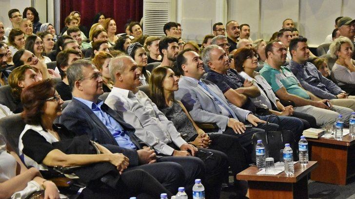 Sunay Akın, Akhisar’da ayakta alkışlandı G4