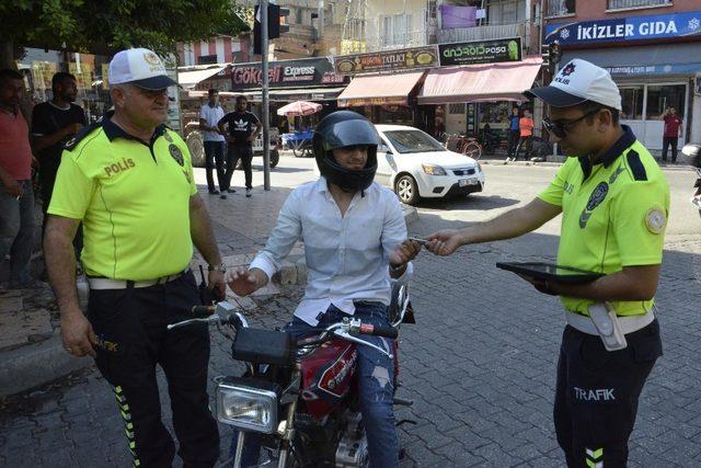 Adana’da motosiklet sürücülerine denetim