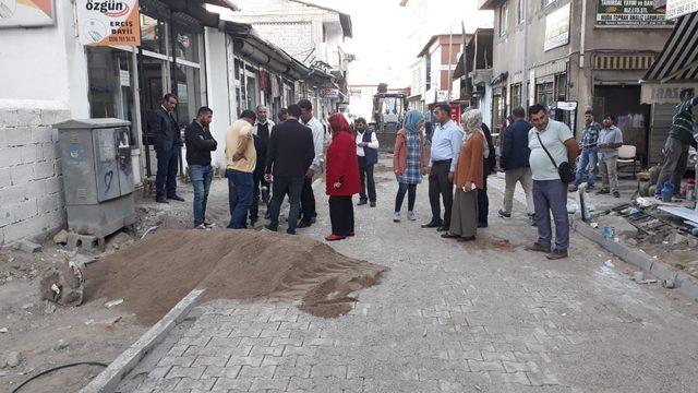 Erciş Belediyesinden cadde ve sokaklara estetik görünüm