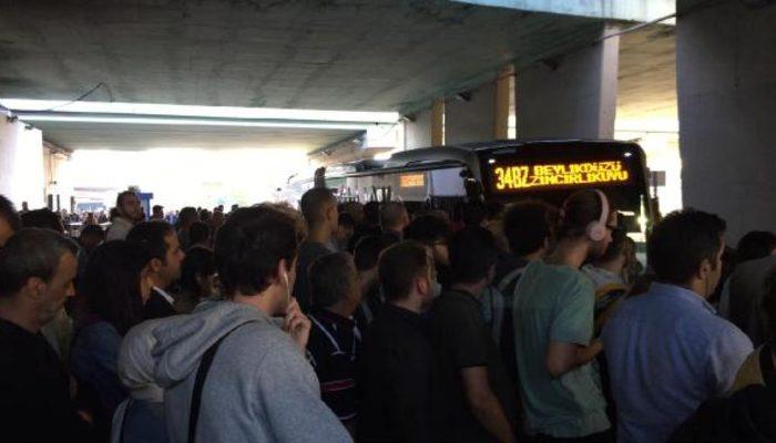 Toplu taşımadaki yoğunluk tartışma konusu olmuştu! 'Kişisel alan ihlali...'