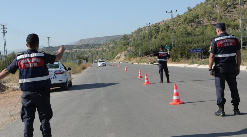 Mersin&rsquo;de &ccedil;eşitli su&ccedil;lardan aranan 296 kişi yakalandı