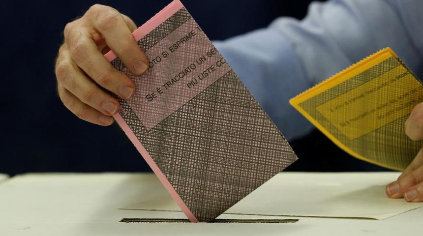 Oy kullanma yaşı 16'ya indirilebilir!