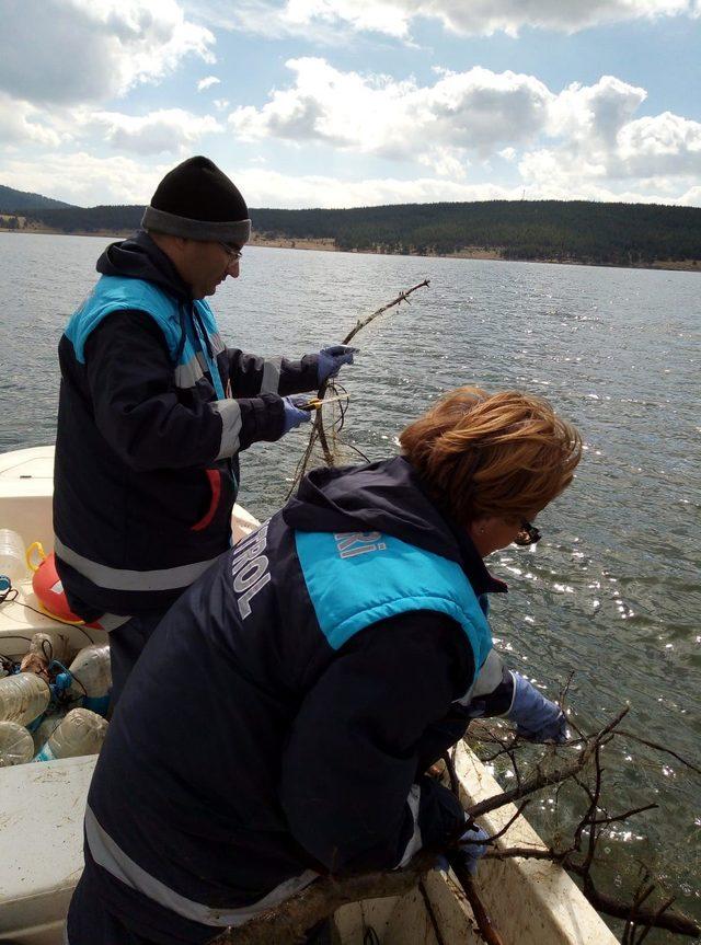 Seben Göleti'nde 500 metrelik 'hayalet ağ' bulundu