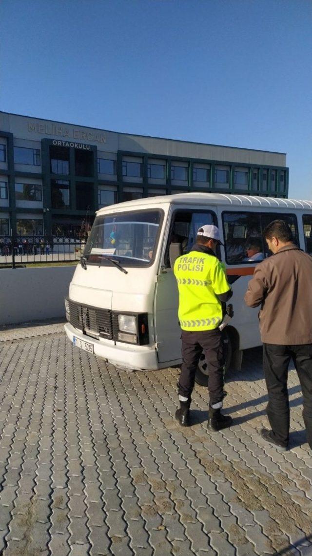 Bozüyük’te öğrenci servisleri denetleniyor