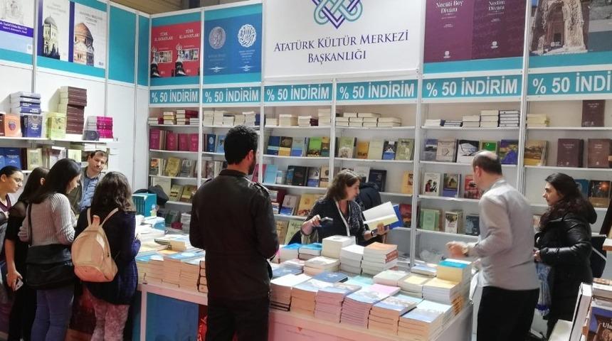 Atat&uuml;rk K&uuml;lt&uuml;r Merkezi Başkanlığı yayınları 3&rsquo;&uuml;nc&uuml; Eskişehir kitap fuarında