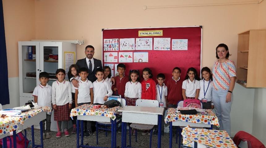 Yüzügüllü okul ziyaretlerini sürdürdü