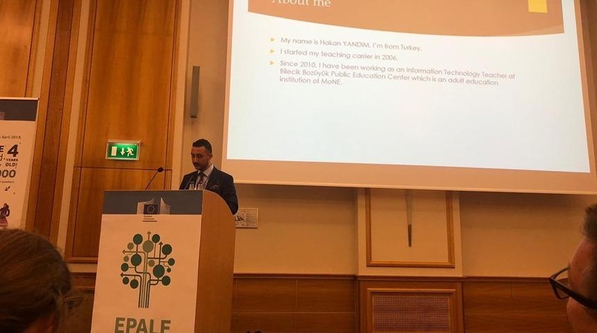 Başarılı &ouml;ğretmen &uuml;lkemizi Polonya&rsquo;da temsil etti