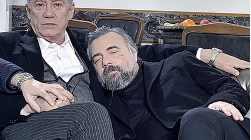 Tarık Ünlüoğlu'na, Eşkıya Dünyaya Hükümdar Olmaz oyuncularından duygusal veda!