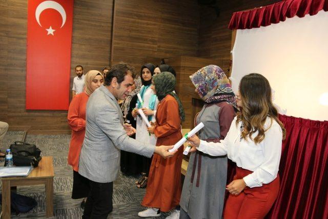 NEVÜ’lü geleceğin Türk Halk bilimcileri sertifikalarını aldı